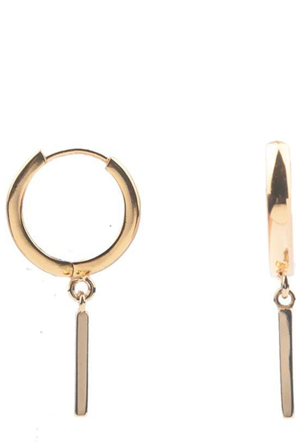 The bar earrings in gold colour from the brand ALL THE LUCK IN THE WORLD