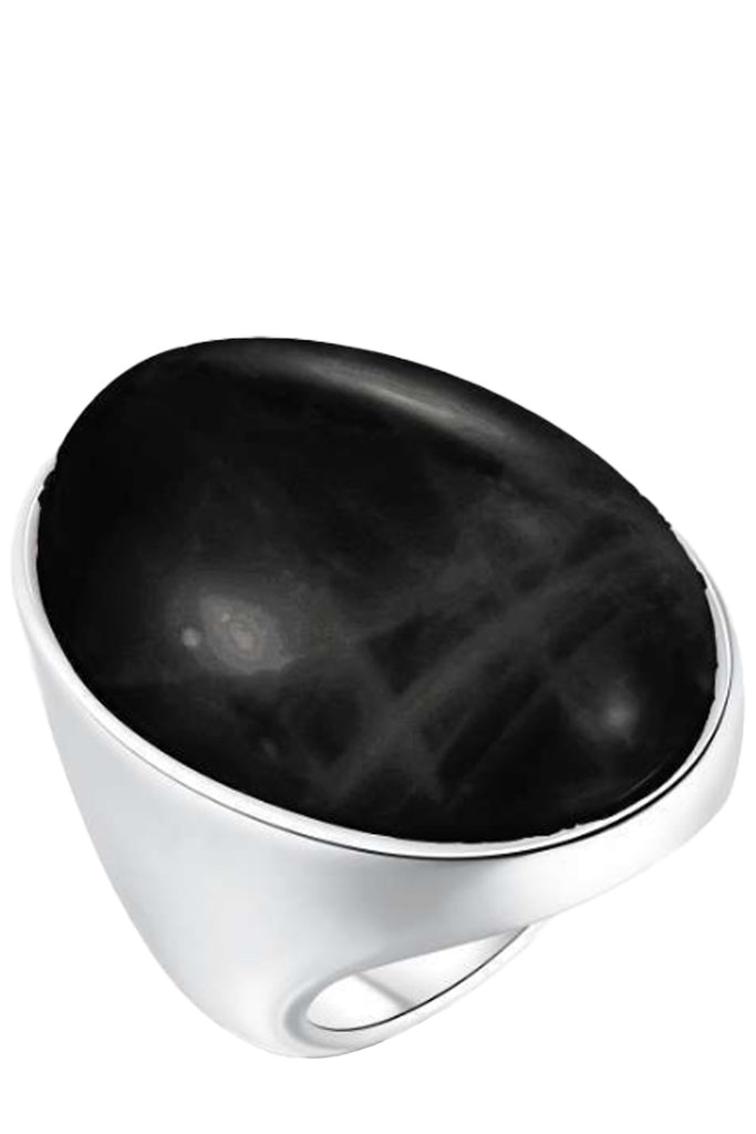 The Agnes ring in silver and black colours from the brand EMILI