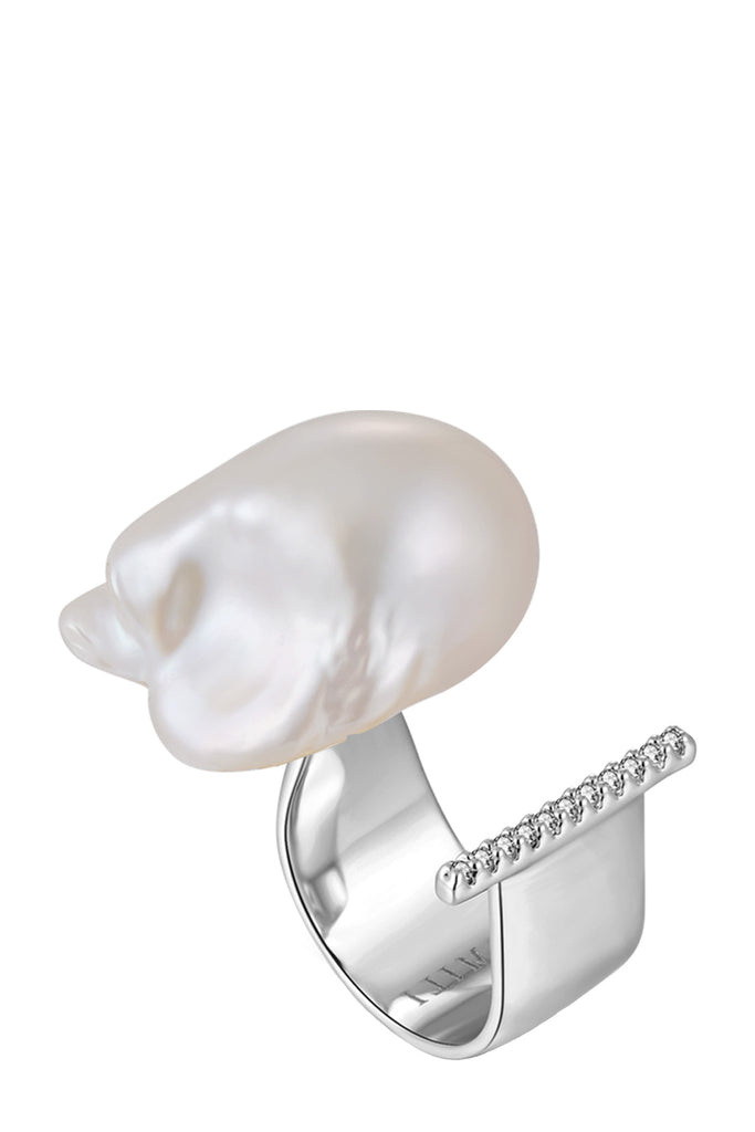 The Oceanie ring in silver colour from the brand EMILI