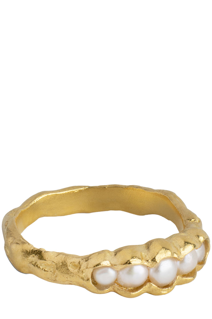The Idora ring in gold and pearl colour from the brand ENAMEL COPENHAGEN
