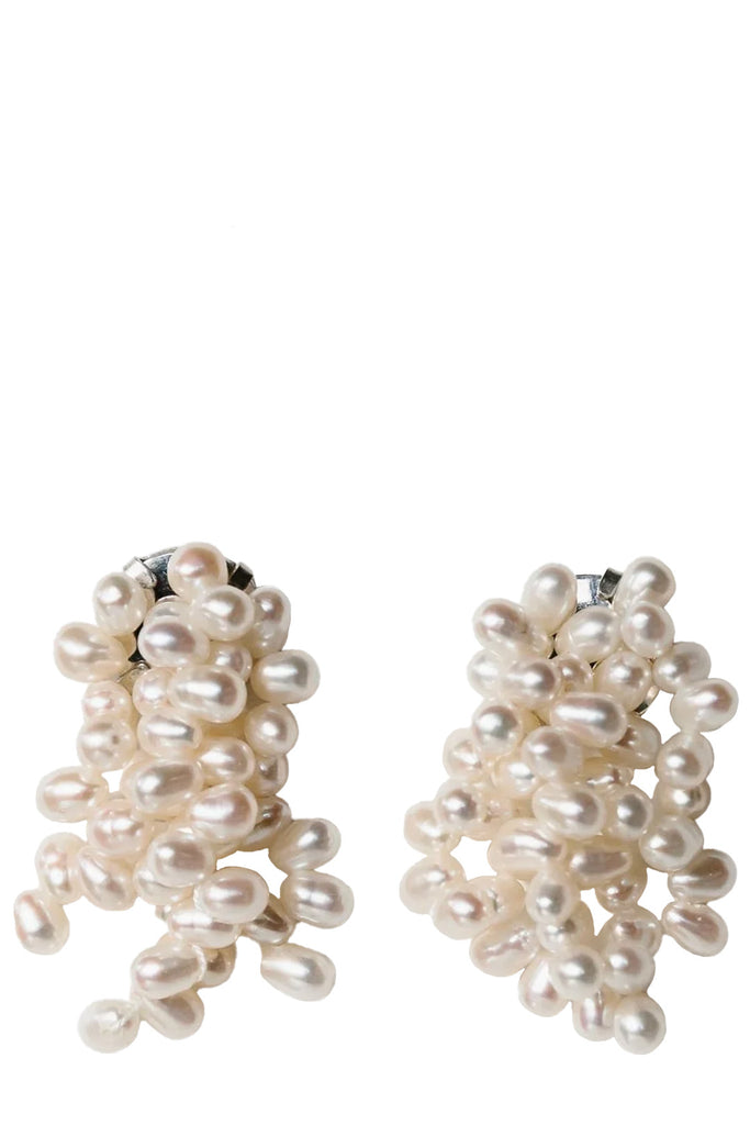 The mermaid stud earrings in silver and pearl colour from the brand JASMIN SPARROW