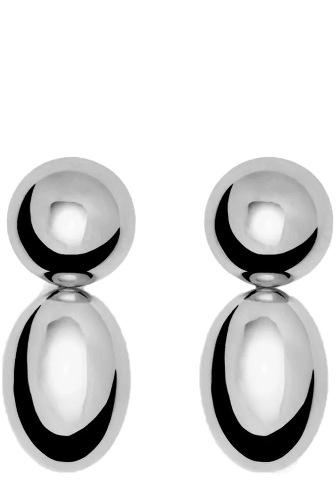 The Klara stud earrings in silver colour from the brand LIÉ STUDIO