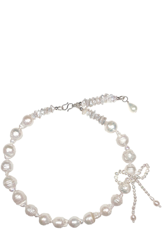 The Chasing Her Dreams necklace in silver and pearl colours from the brand MARGAUX STUDIOS