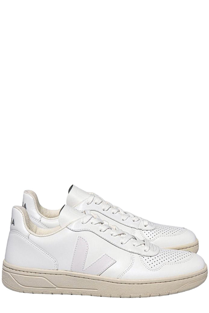 The V-10 leather sneakers in extra white color from the brand VEJA