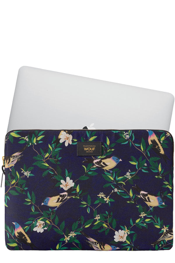 The Malu laptop case in dark blue color from the brand WOUF