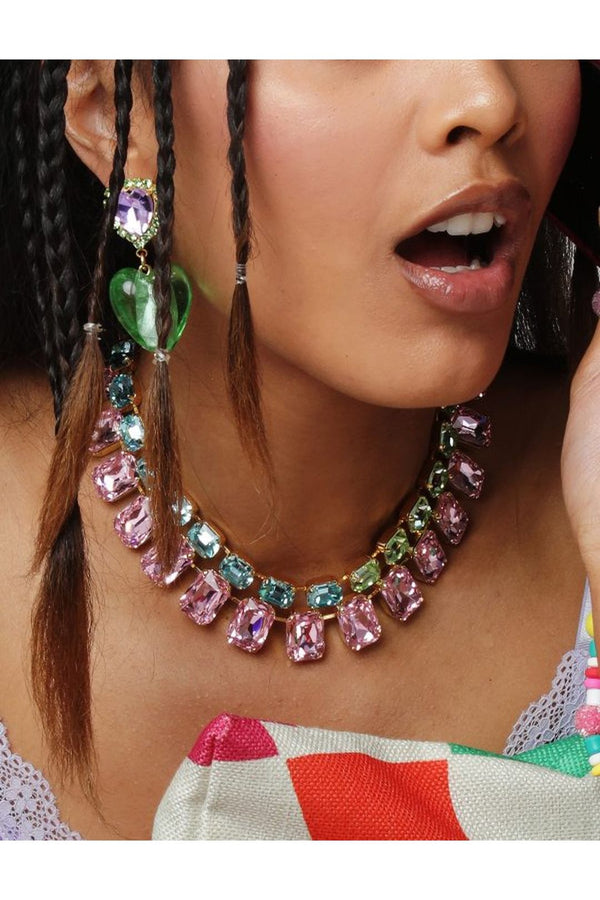 Model wearing the Cool Mum choker in multicolor from the brand MAYOL JEWELRY